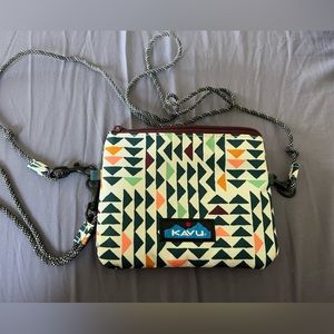 Kavu wristlet/crossbody bag. Great condition!